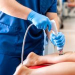 Laser Wysokoenergetyczny w Walce z Bólem i Rehabilitacji