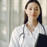 Jak przygotować listę pytań do lekarza przed zabiegiem histeroskopii? 866398513_wp6978a4328dee68.45423851